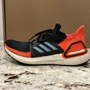 Adidas Ultra boost Black/Glow Blue/Hi-Res Coral Women’s Sz 7